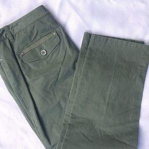 White House/Black Market Chino Army Green Size 8